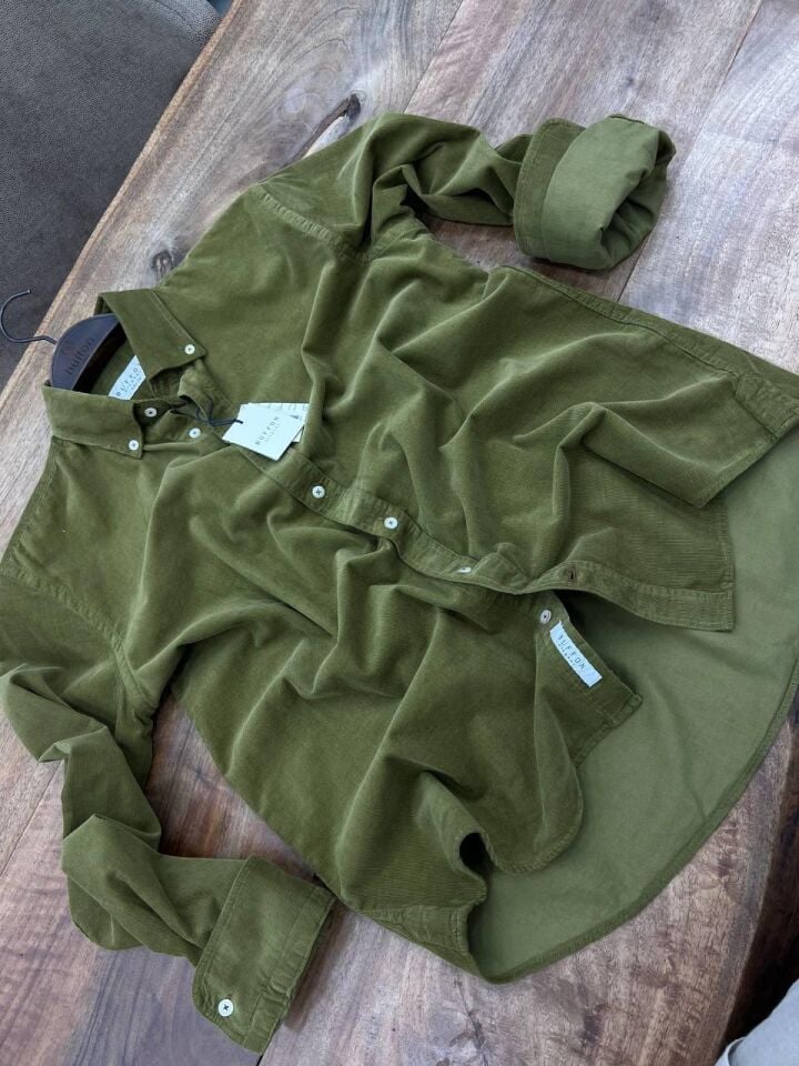 ERKEK YAĞ YEŞİLİ MODERN FİT UZUN KOLLU KADİFE GÖMLEK