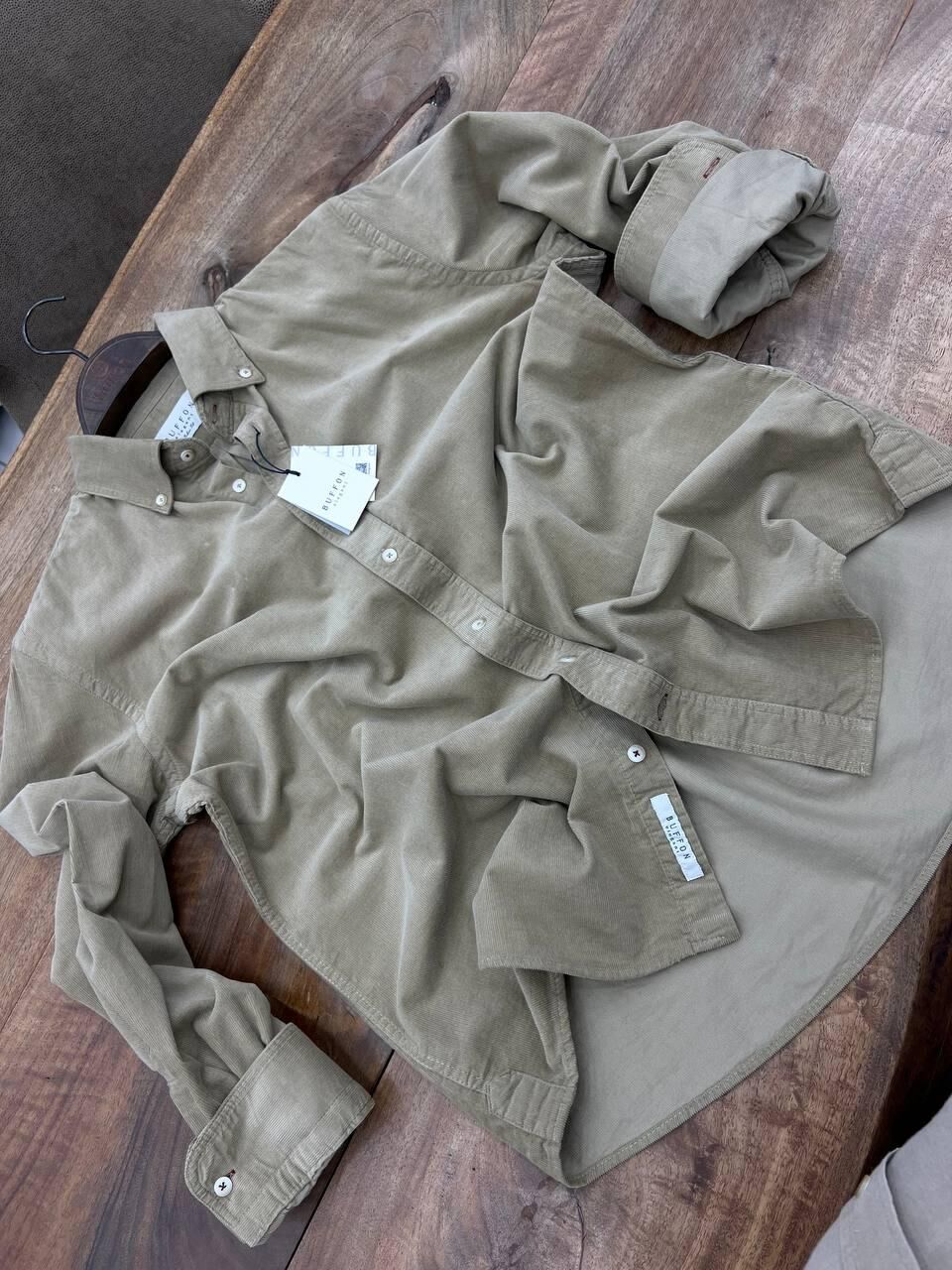 ERKEK BEJ MODERN FİT UZUN KOLLU KADİFE GÖMLEK