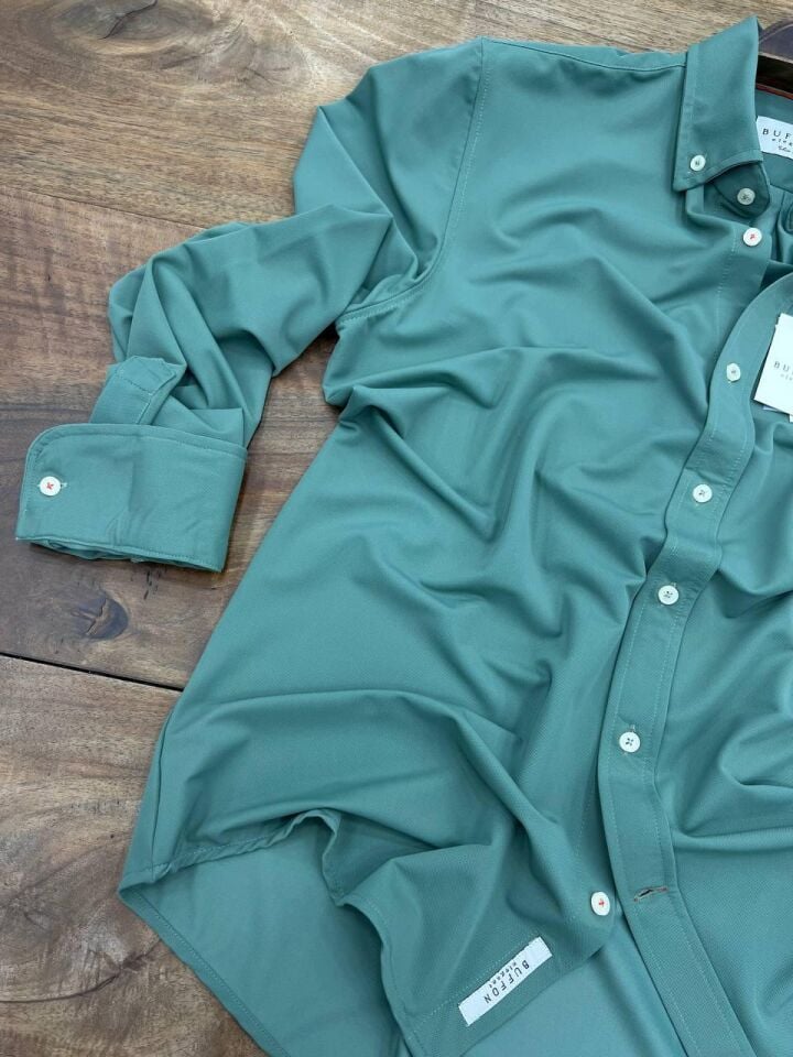 ERKEK MERCAN YEŞİLİ EN BOY ESNEK PERFORMANS GÖMLEK