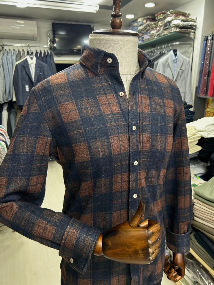 ERKEK KAHVERENGİ EKOSELİ SLİM FİT KIŞLIK ÖRME GÖMLEK