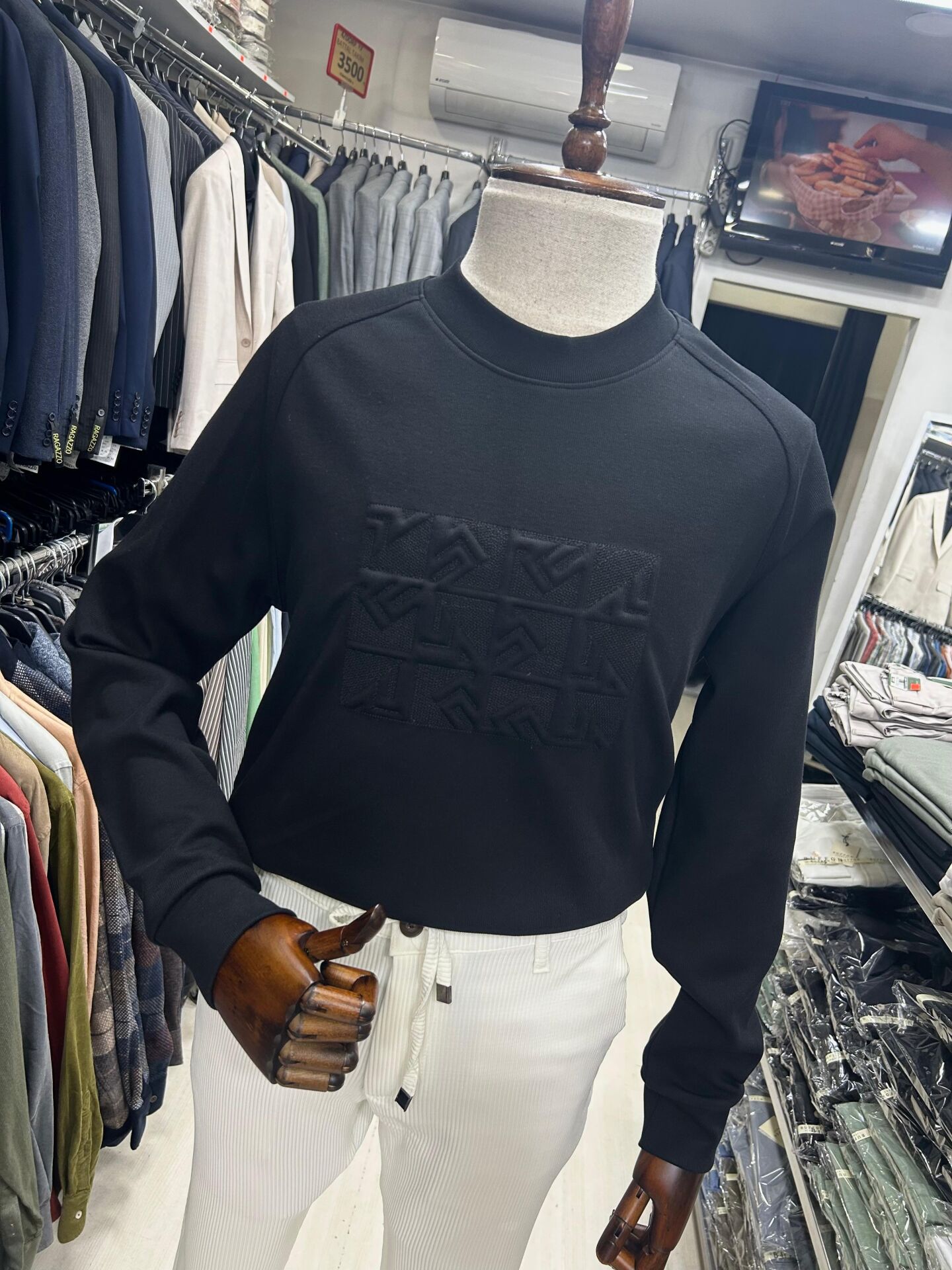 ERKEK SİYAH NAKIŞLI SİLİKON BASKI BİSİKLET YAKA KALIN SWEATSHIRT