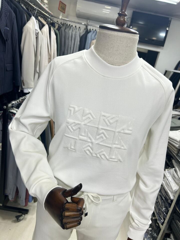 ERKEK BEYAZ NAKIŞLI SİLİKON BASKI BİSİKLET YAKA KALIN SWEATSHIRT