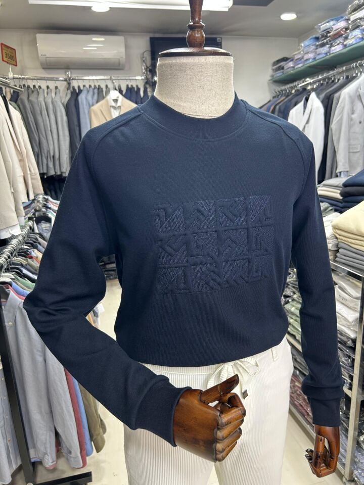 ERKEK LACİVERT NAKIŞLI SİLİKON BASKI BİSİKLET YAKA KALIN SWEATSHIRT