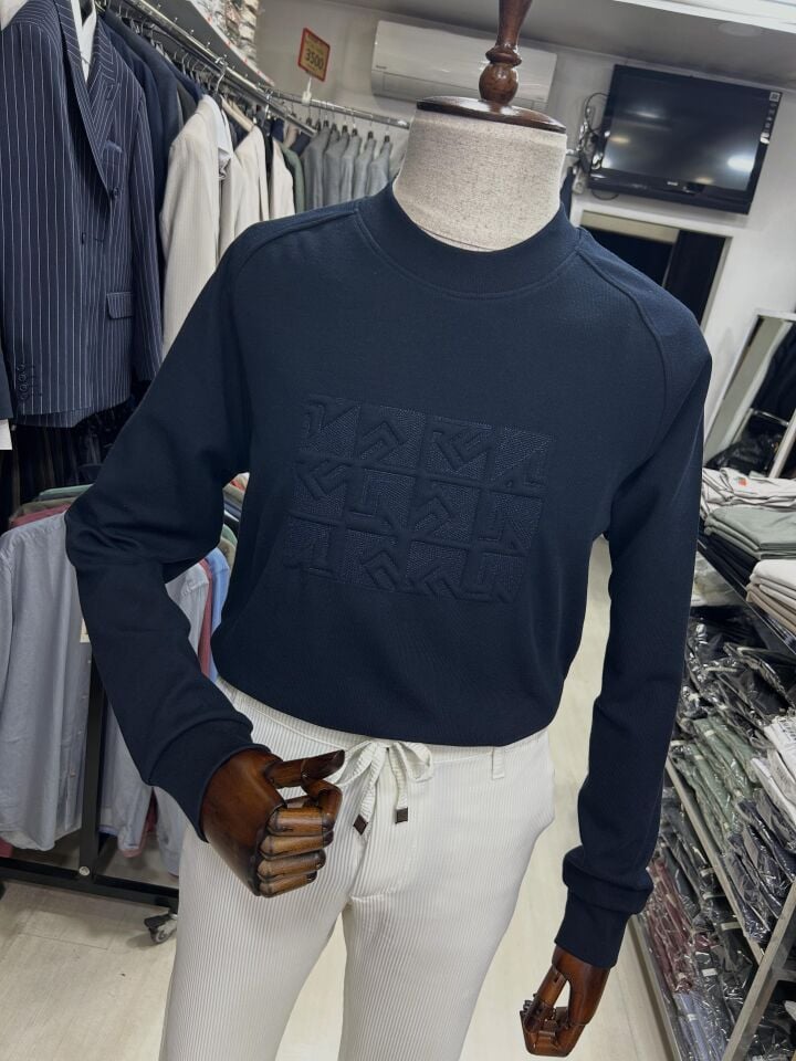 ERKEK LACİVERT NAKIŞLI SİLİKON BASKI BİSİKLET YAKA KALIN SWEATSHIRT