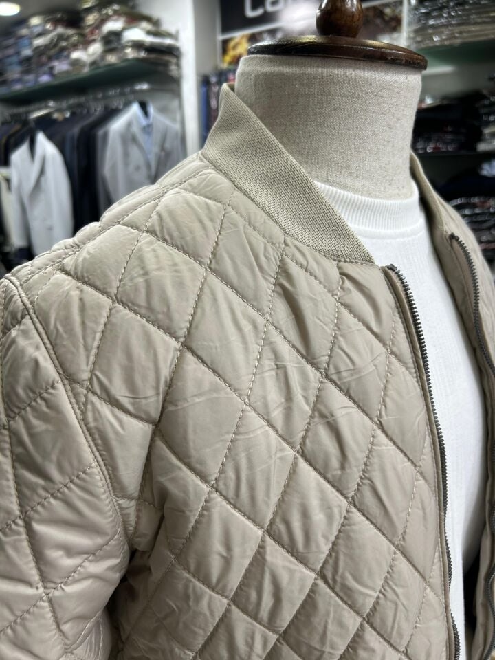 ERKEK BEJ ÇOK CEPLİ HAFİF KAPİTONE MONT