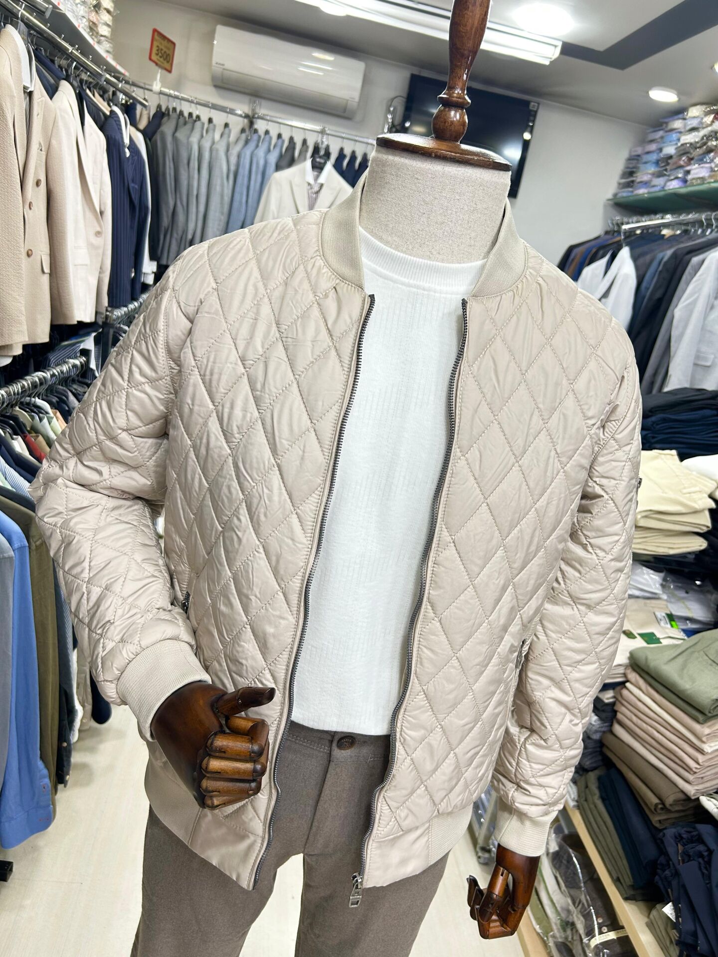 ERKEK BEJ ÇOK CEPLİ HAFİF KAPİTONE MONT