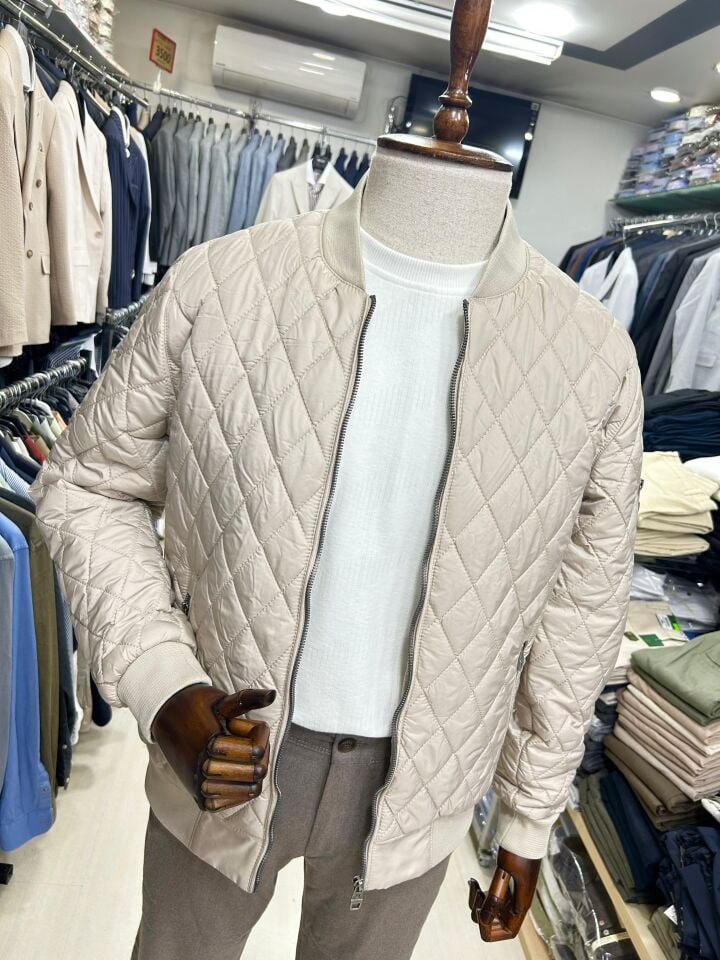 ERKEK BEJ ÇOK CEPLİ HAFİF KAPİTONE MONT