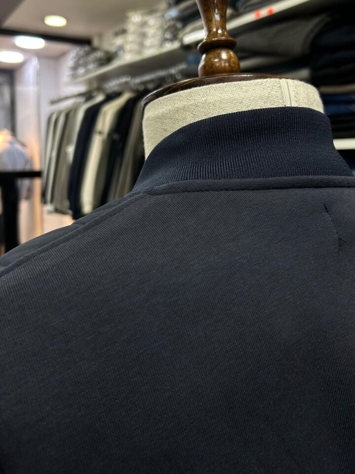 ERKEK LACİVERT KOLEJ YAKA KAPİTONE MONT TİPİ HIRKA