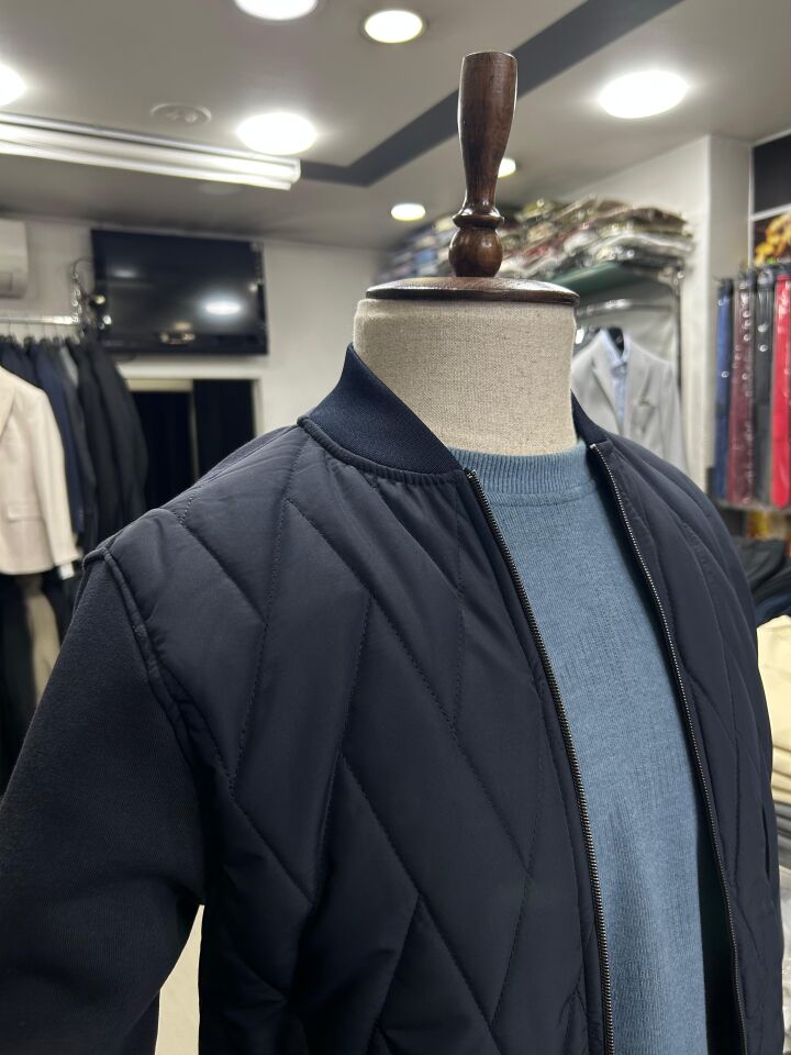 ERKEK LACİVERT KOLEJ YAKA KAPİTONE MONT TİPİ HIRKA