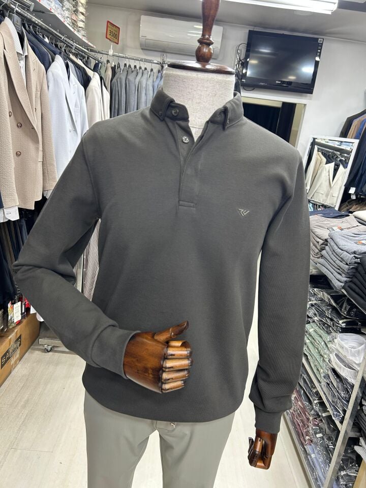 ERKEK HAKİ GİZLİ DÜĞMELİ POLO YAKA KALIN SWEATSHİRT