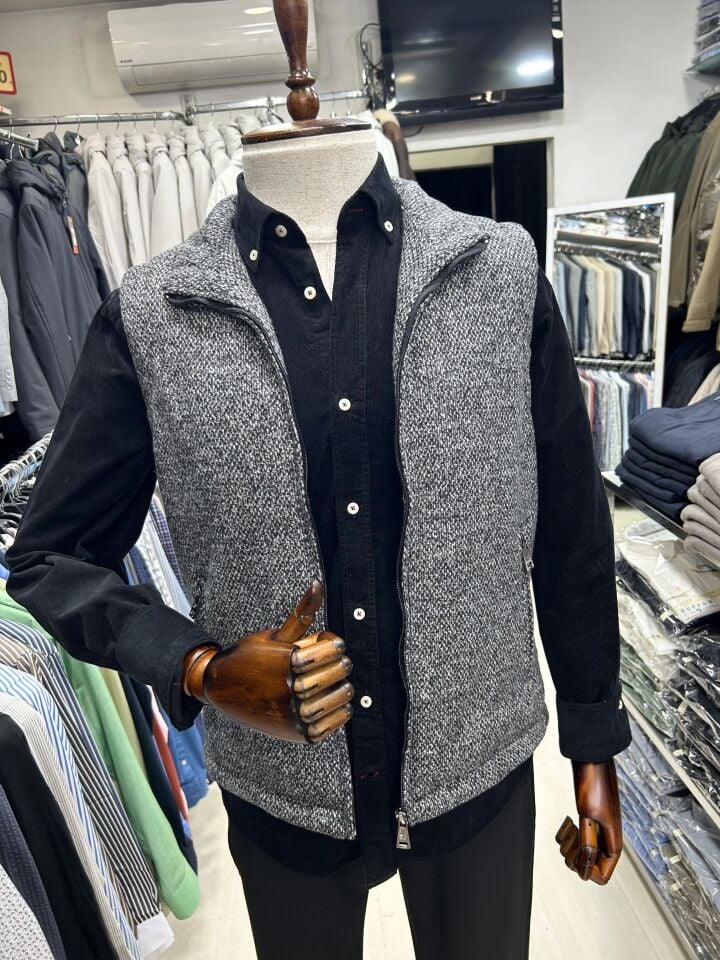 ERKEK SİYAH REGULAR FİT HAFİF KAŞE YELEK