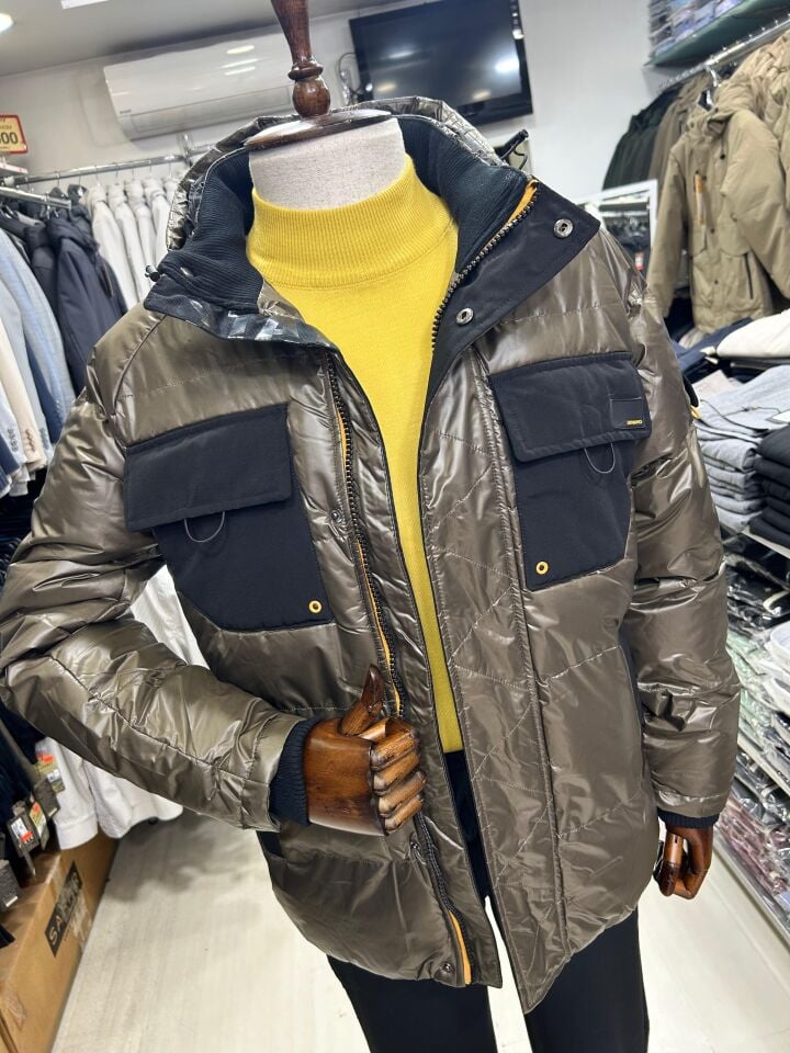 ERKEK HAKİ PARLAK ÇOKLU CEPLİ KAPÜŞONLU SU GEÇİRMEZ KIŞLIK MONT