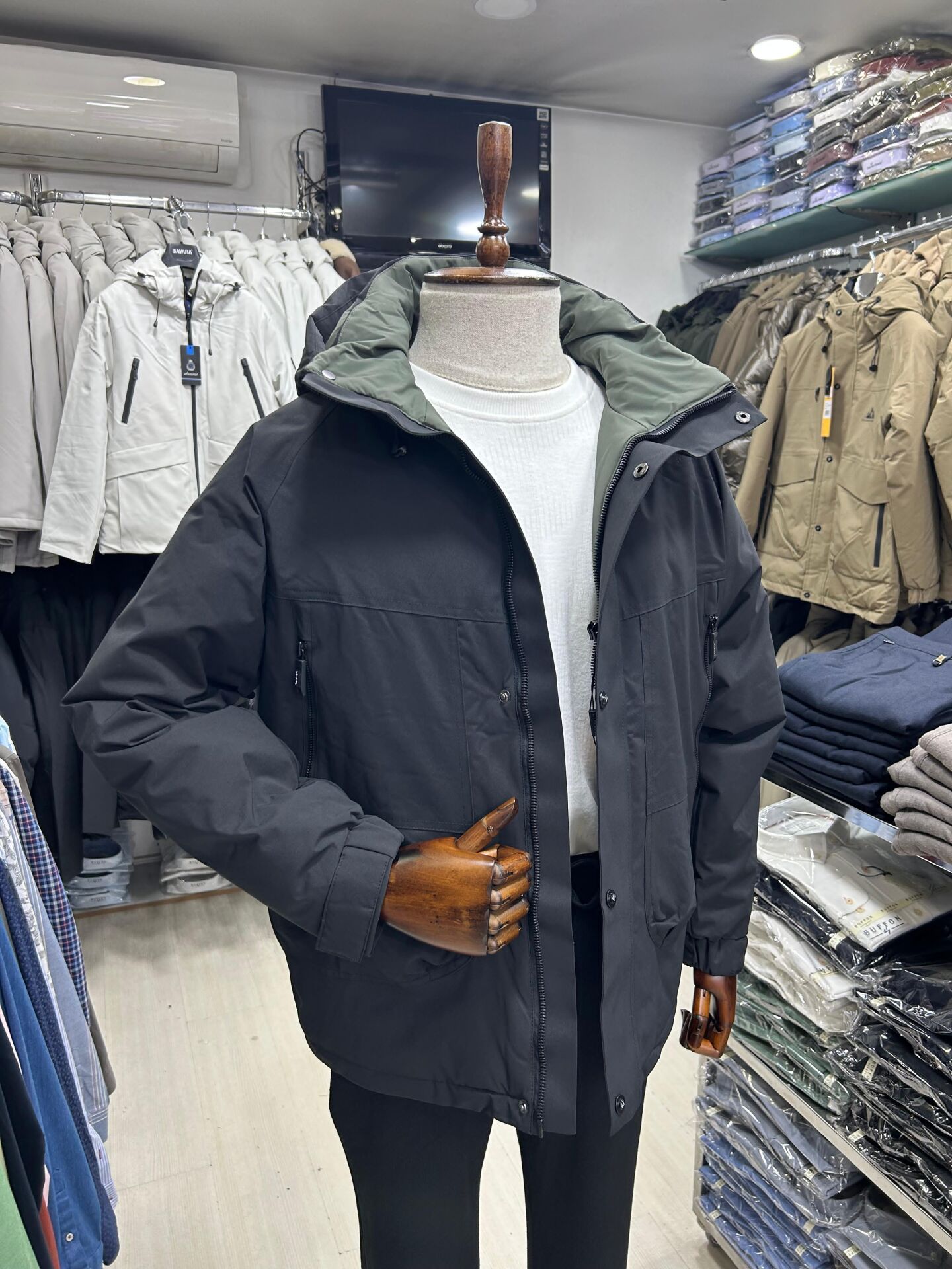 ERKEK SİYAH KAPÜŞONLU SU GEÇİRMEZ PREMİUM MONT