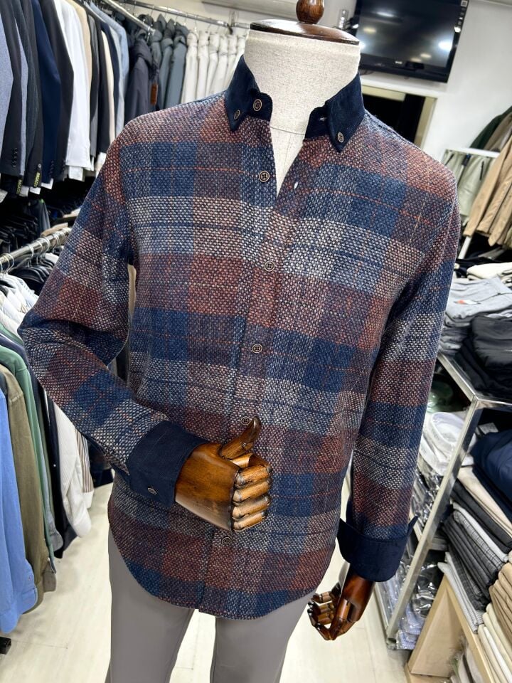 Erkek %100 Pamuk Ekose Desenli Slim Fit Kışlık Gömlek – Kadife Yaka ve Kadife Manşet Detaylı